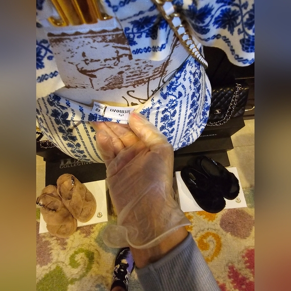 Hermoza One Piece Swimsuit Ruffle Shoulder Back Closure Retails $148 - Picture 9 of 9